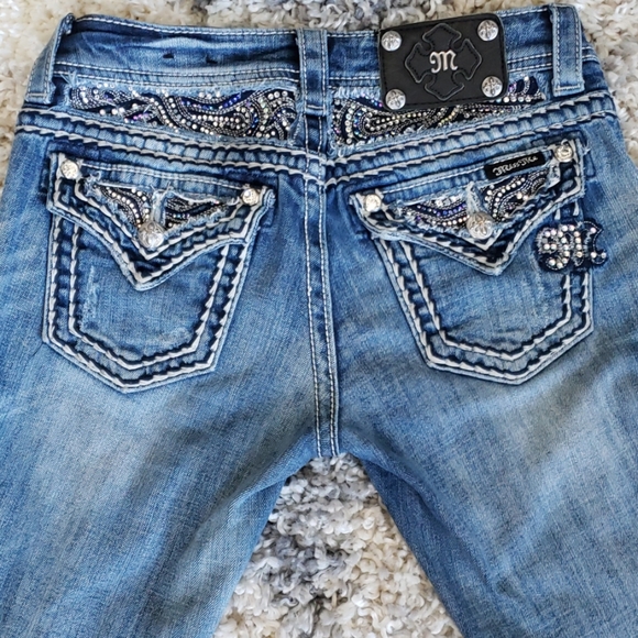 Miss Me Cuffed Capri Jeans.  Size 26. - Picture 3 of 8